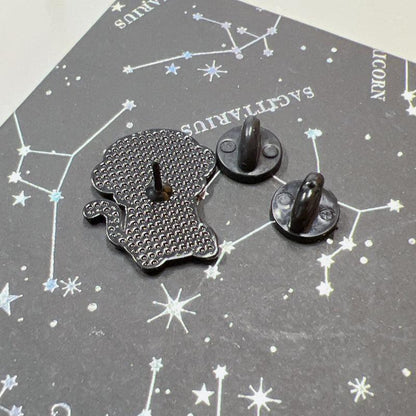 Cute Gaming Cat Lapel Pin – Gift for Gamers and Feline Fans